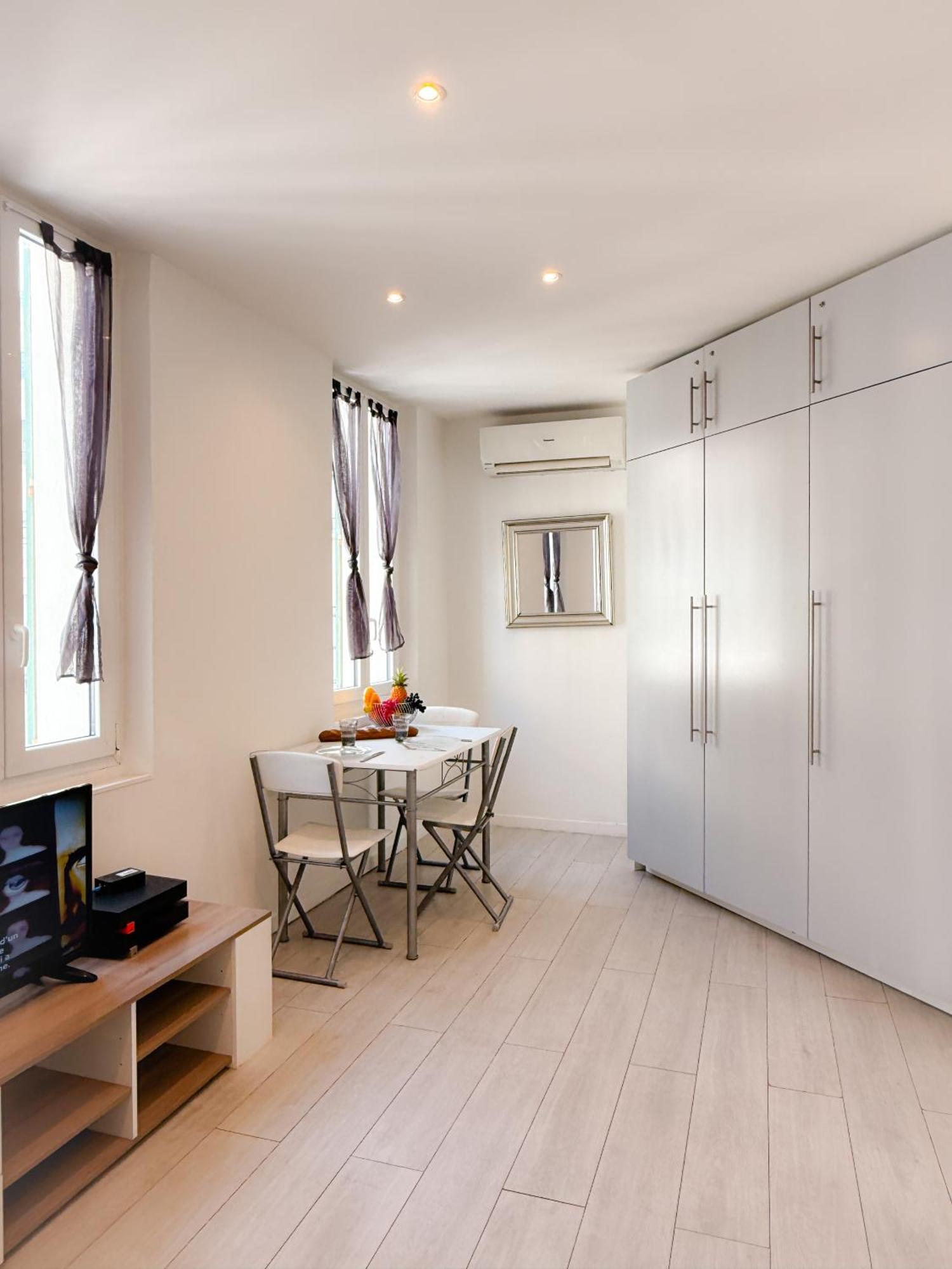 Le Clemenceau By Apirent #cosy #200m Des Plages #wifi Appartement Cannes