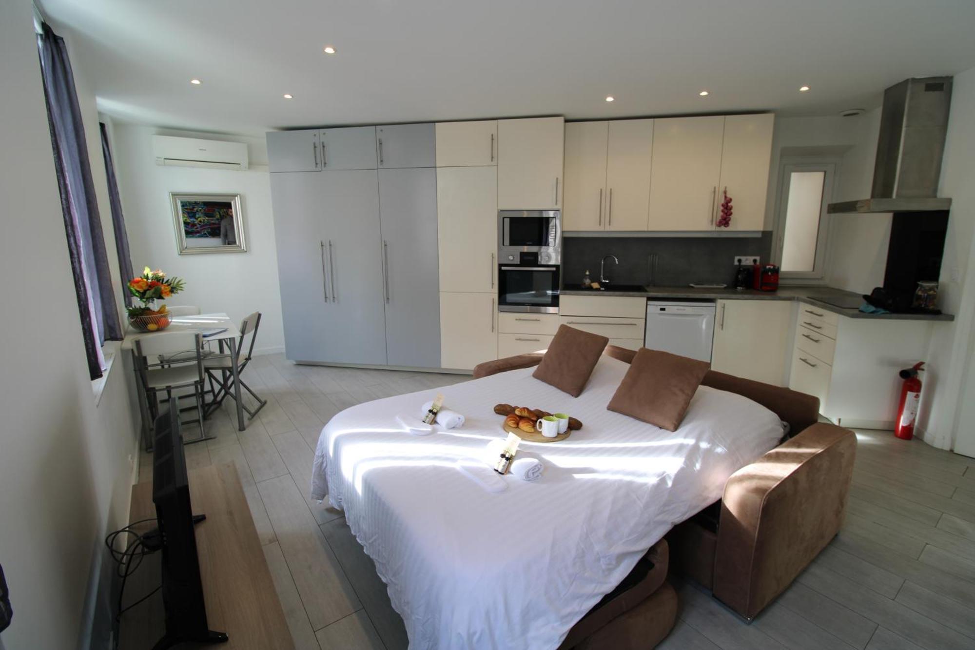 Le Clemenceau By Apirent #cosy #200m Des Plages #wifi Apartment